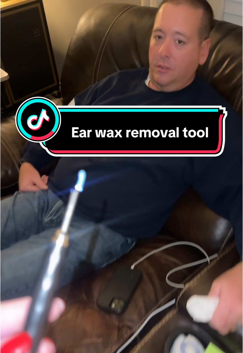 This was equally satisfying and disgusting 😂 #earcleanerwithcamera #earcleaner #earwax #earcleaning #earwaxremoval 