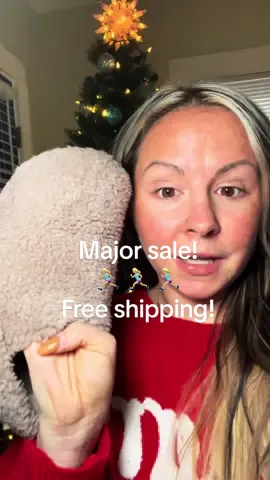 Umm these croc slippers are so underestimated! There usually never on sale so scoop them up!  #crocs #crocslippers #slippers #footwear #fashion #fashiontiktok #fashiontrend #shoes #sportmode #christmas #tiktokshopholidayhaul #tiktokshopholidaydeals 