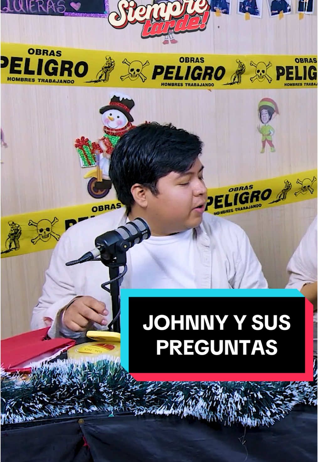 JOHNNY Y SUS PREGUNTAS.  . Siempre Tarde todos los Lunes, Miércoles y viernes desde las 12PM a 2PM en Youtube por Zalo 🚀🚀 #siempretarde