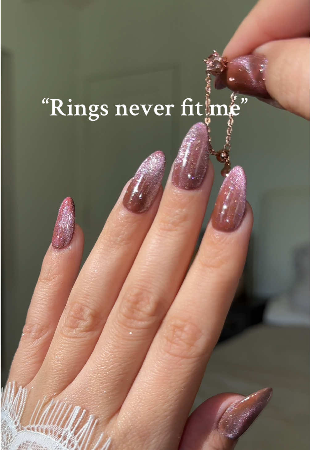 The Self-Love ring adjusts up and down for the perfect fit and it’s the perfect gift idea💝  Dusty Pink Self-Love Chain Ring is now available for Pre-Orders!!🥳 #ringjewelry #jewellerytok #girlstyle #bestfriendgiftideas 