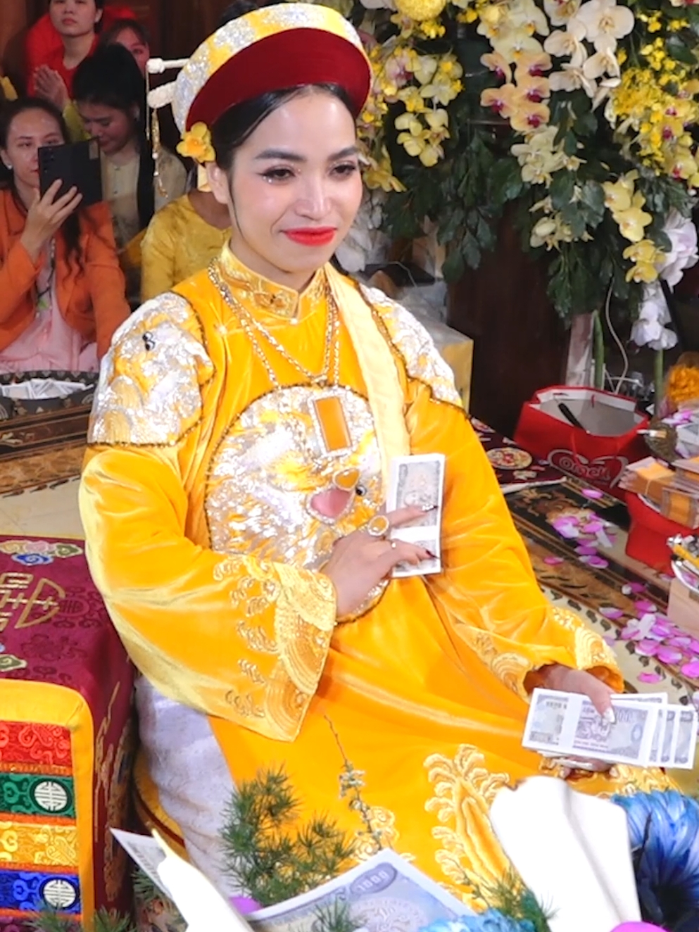 Quan Hoàng Mười . Văn Hoài Thanh