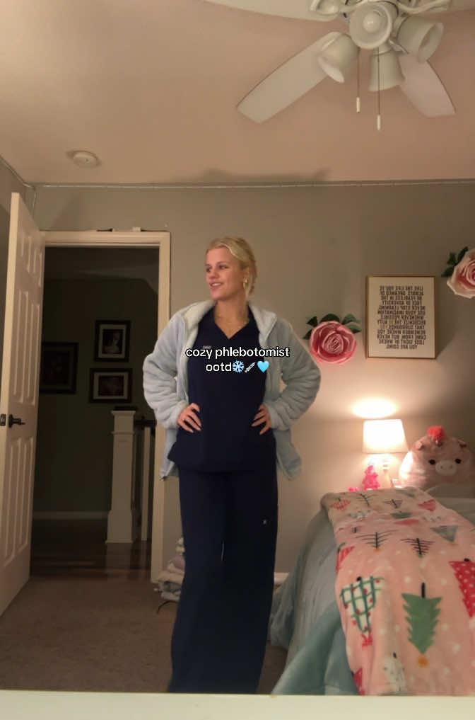 @wearfigs @HOKA #fyp #foryou #OOTD #phlebtok #phlebotomist #phlebotomy #phlebotomistootd #healthcare #scrubs #scrubslife #figs #hoka #trending 