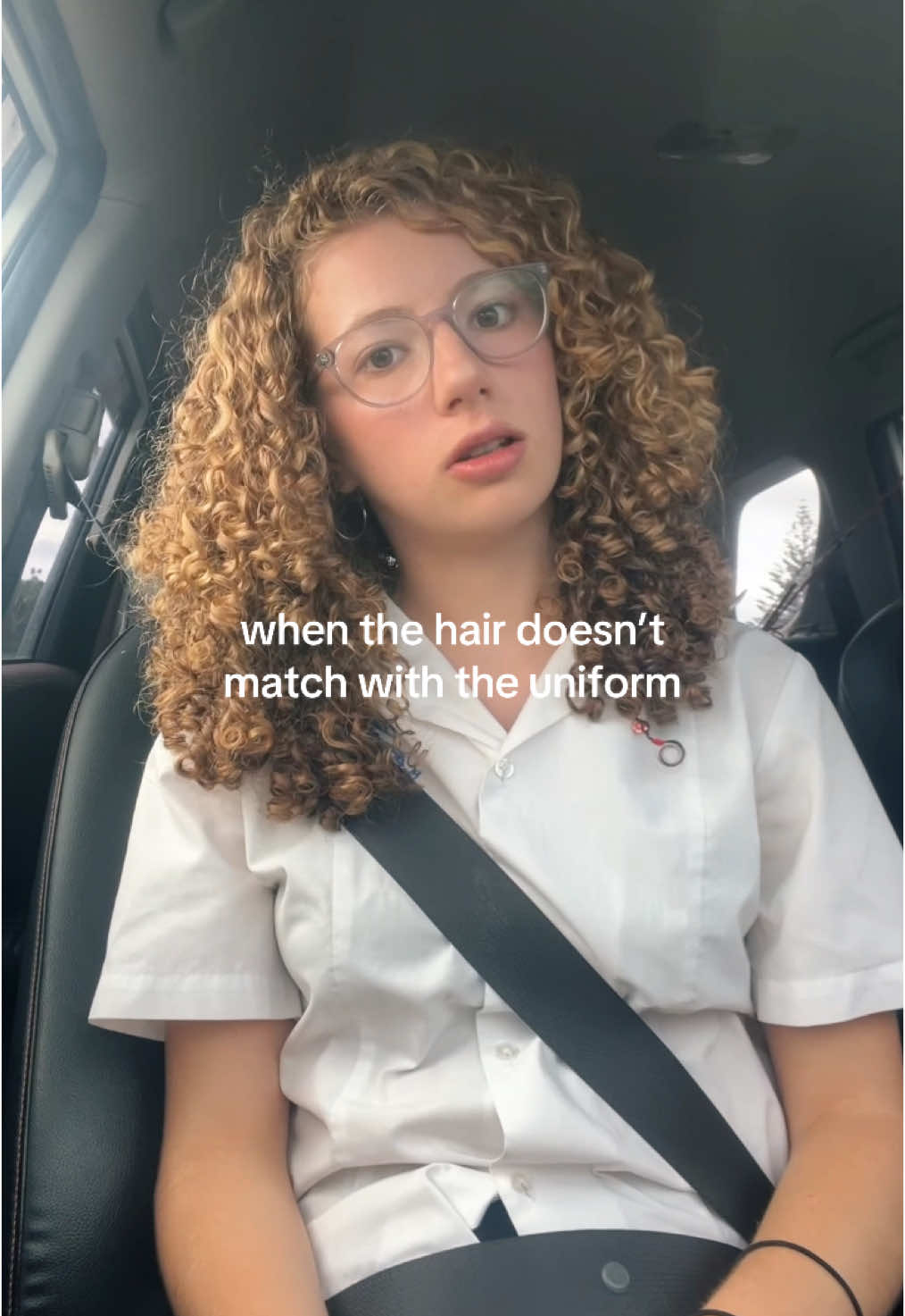 Literally SO annoying #curlyhair #curlyhairproblems #schoolunifrom 