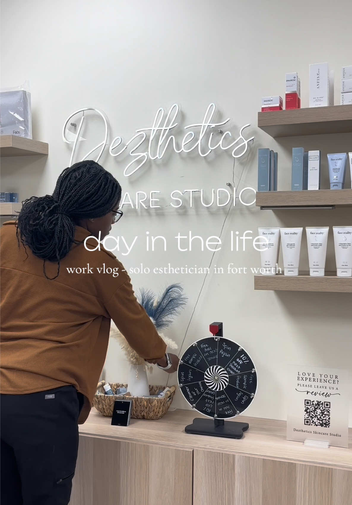 vlogmas day 4! come to work me besties 🤗  #MomsofTikTok #workingmom #esthetician #fortworthtexas #fortworthesthetician #workvlog #skintok #workroutine #momtok #morningroutine #fyp #Vlogmas