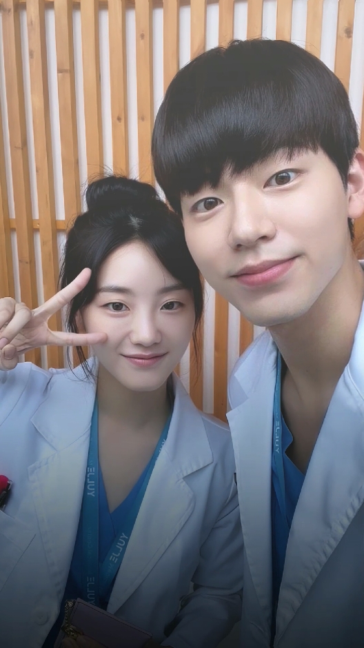 ko mirip?😭  #hospitalplaylist #baehyunsung #choyihyun #kdrama 