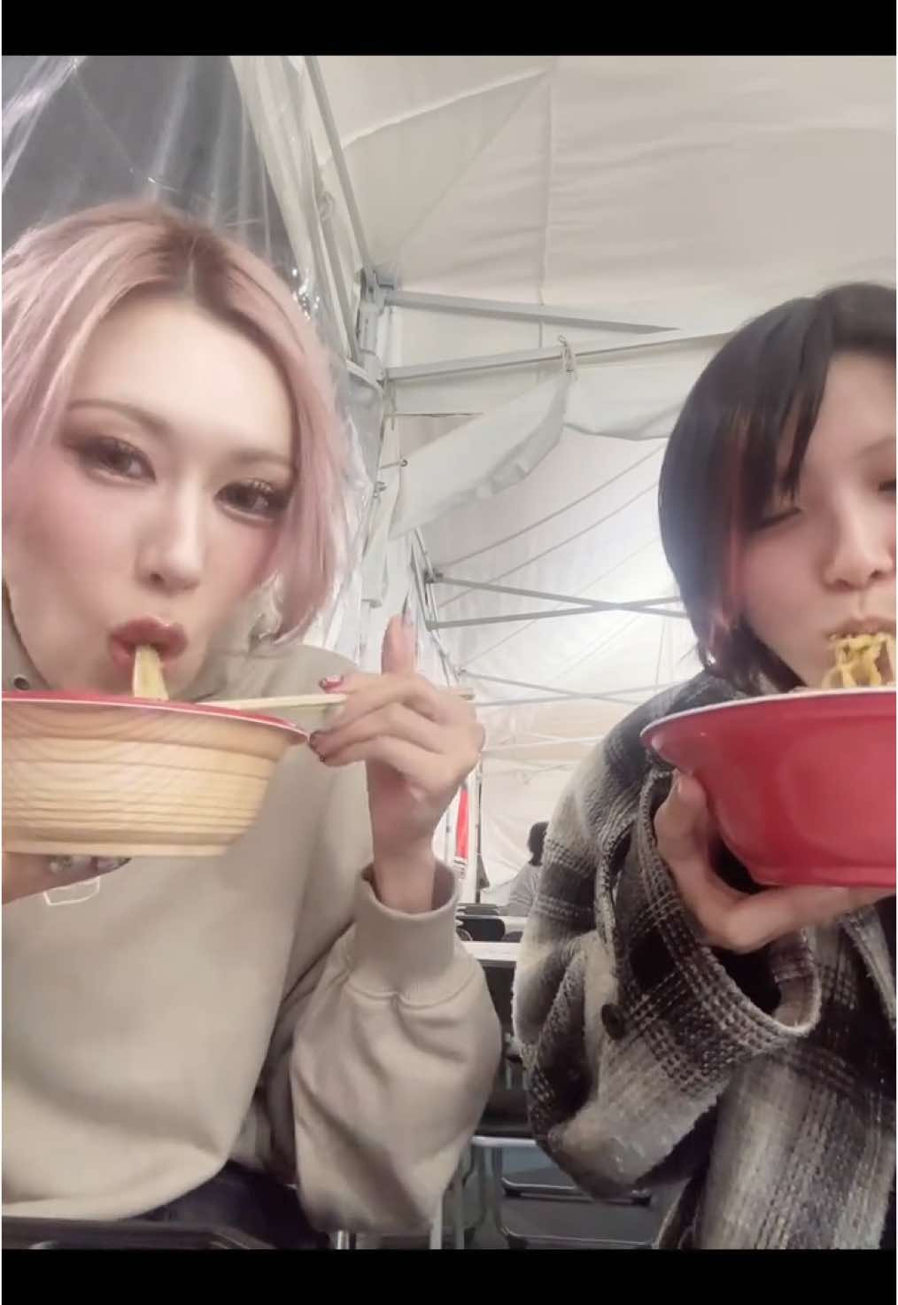 2人とも食べた後なんでちょっと不味そうなんだよ #女子プロレスラー #ラーメンフェス #もっと美味そうに食え @林下詩美 