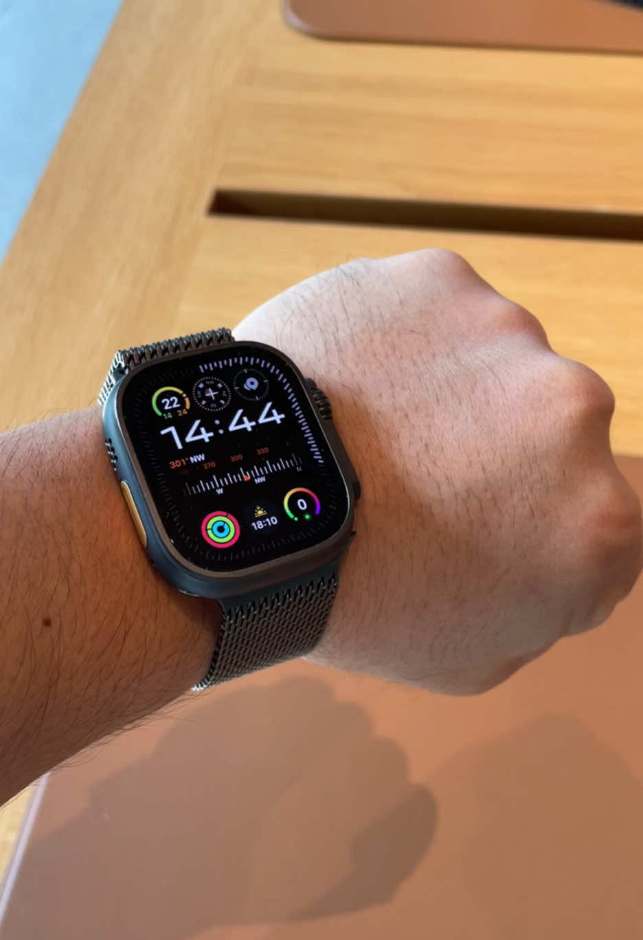 Apple Watch Ultra 2 Black + Titanium Milanese Loop