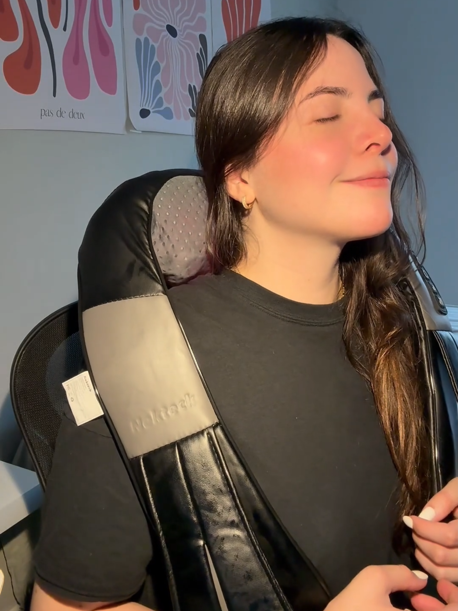 Best gift for my 2024!😚😚##massage #massager #soremuscles #neckpain #neckmassager #backmassage #footmassage #footmassager #relax #christmas #gift #nekteck
