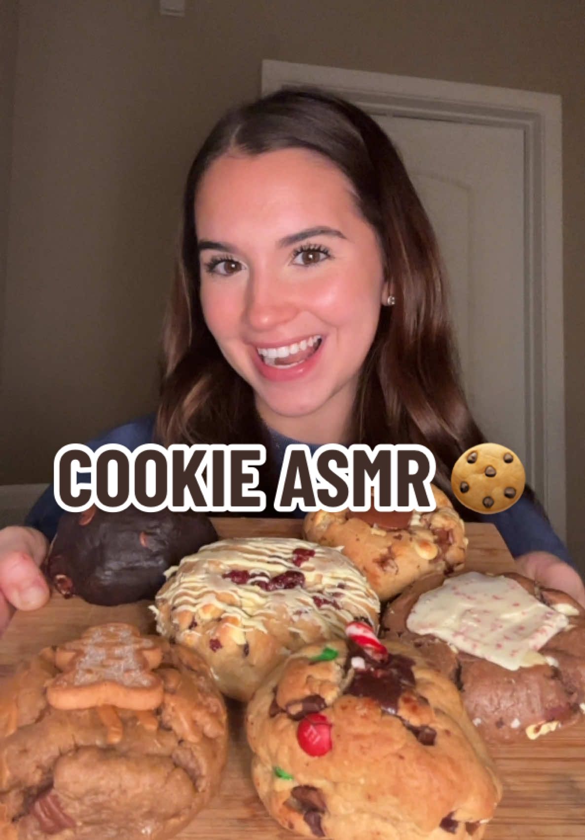 Cookie ASMR with @CRUMBS from the 6IX 😍 #cookies #eatwithme #eatingasmr #eatingsounds #cookieasmr #christmascookies 