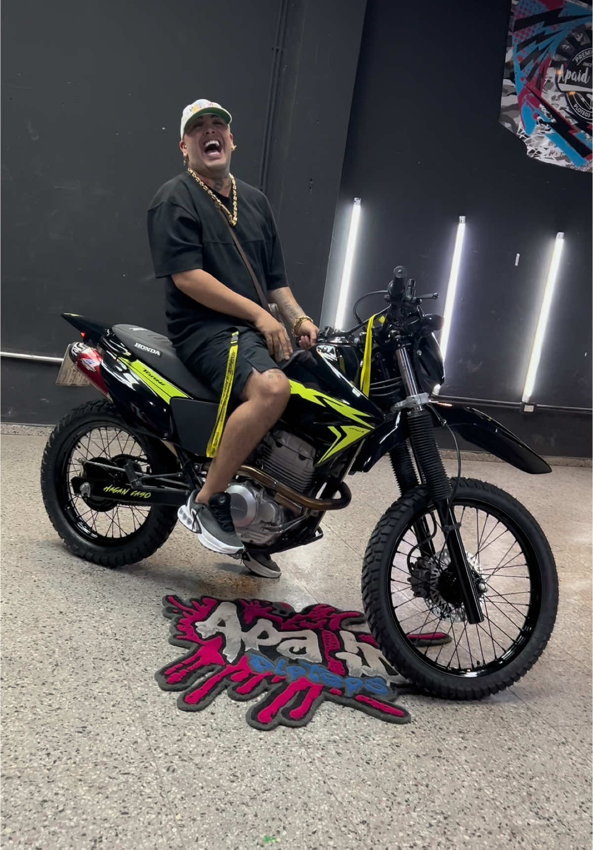 El Torni del Primo callejero fino 🚀 🧠 apa.id.ploteos  #Tornado #xr #xrtornado #tornado250  #Elcalle #calle #callejerofino #fino #moto #plotter #apa #apaid #apaidploteos #ploteos #wrap #motoshonda #honda