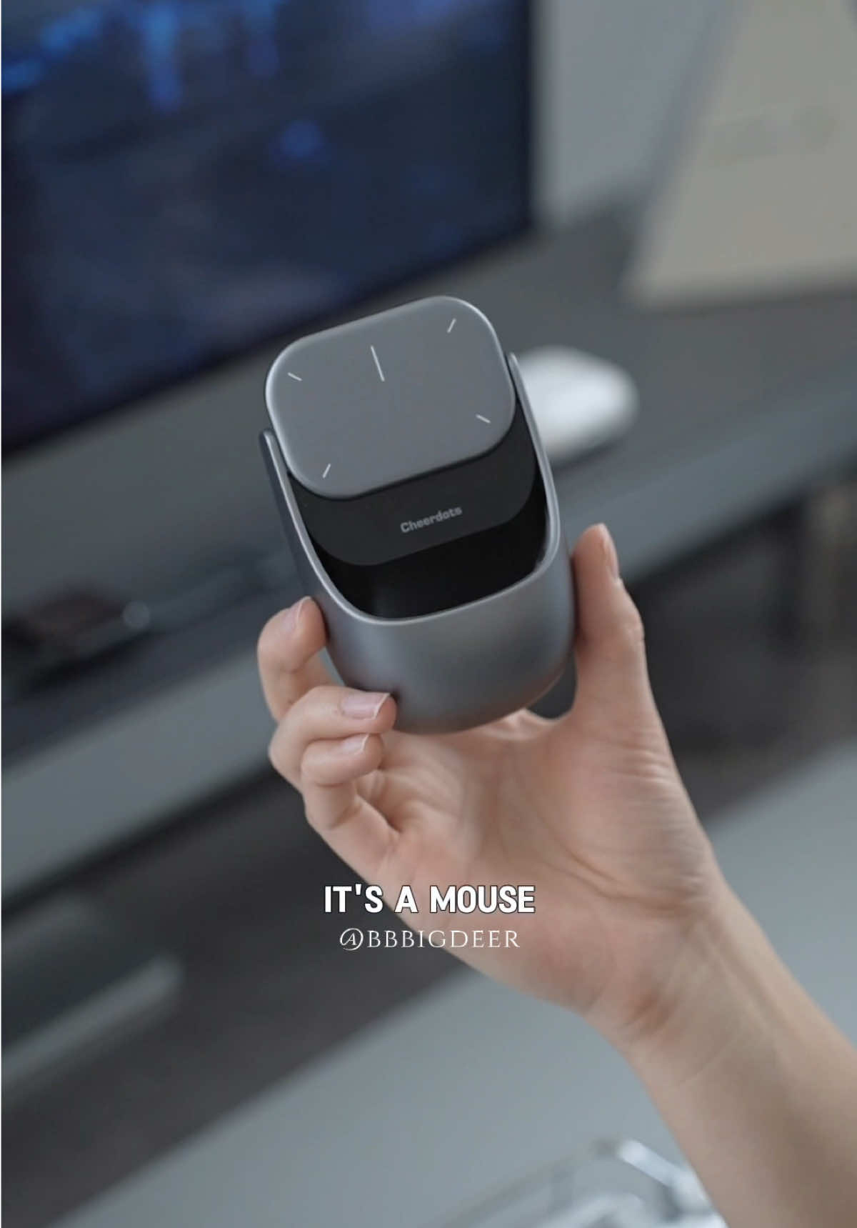 Although this is the first time I have seen such a mouse, it is really suitable for business people #bluetoothmouse #mouse #portablemouse #desksetup #desktour #tech #mouse #productdesign #bbbigdeer #unboxing 