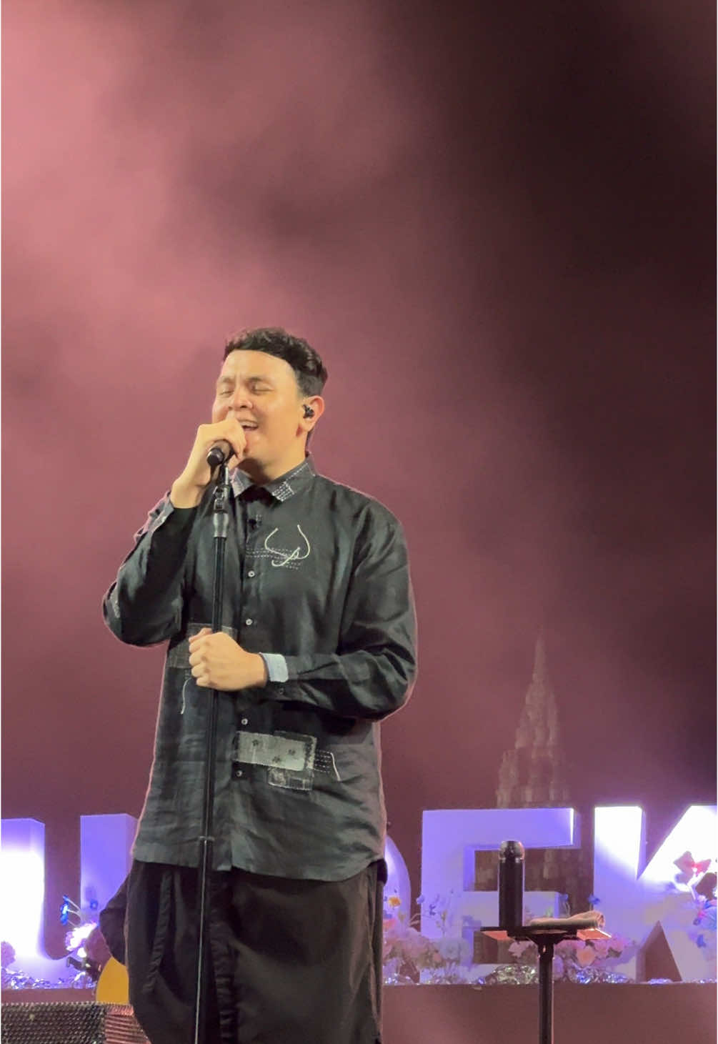 Satu kali di @Prambanan Jazz  by #tulusm #temantulus #konsertulus #prambananjazz2024 #latepost #