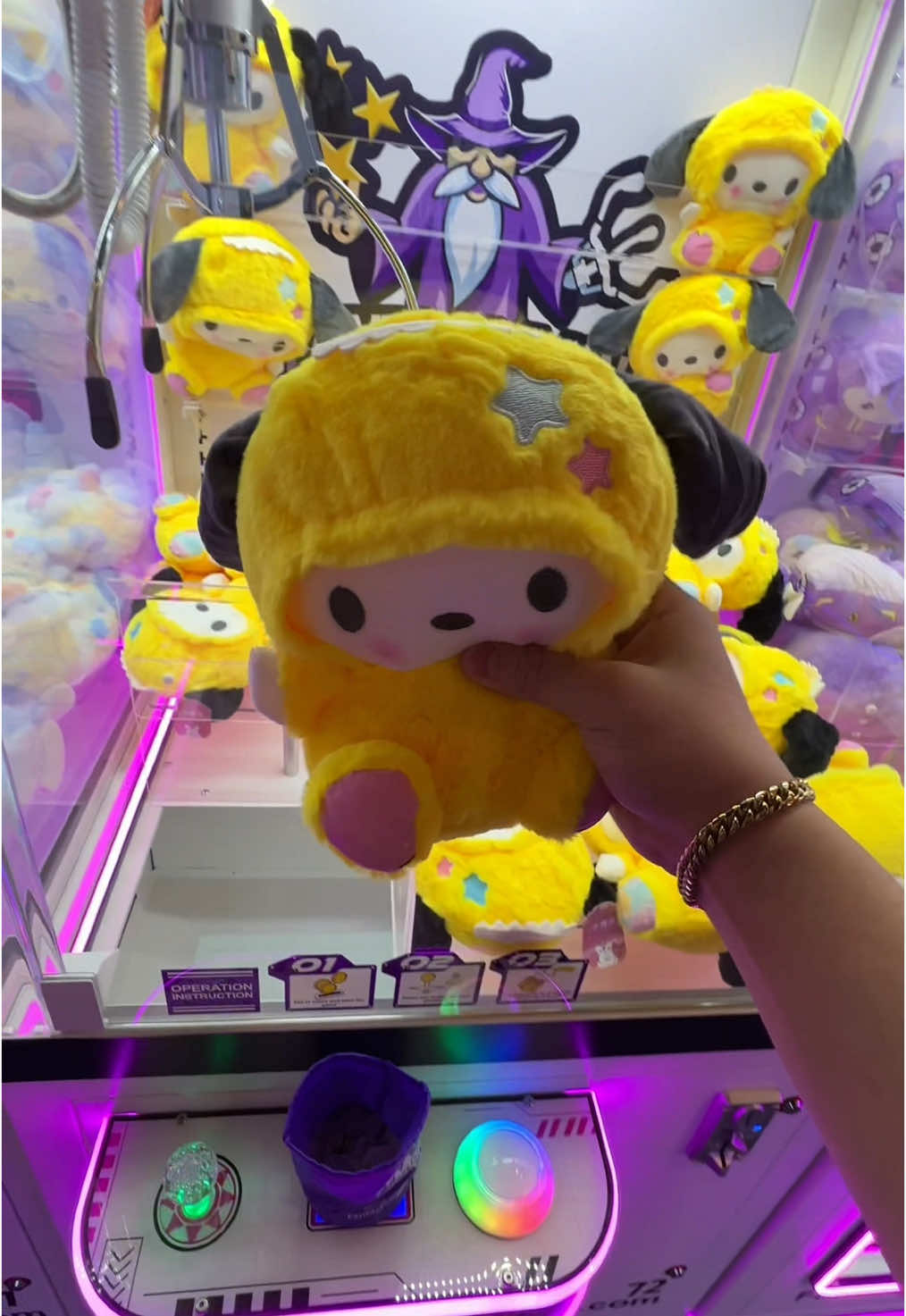 Pochacco! 💛⚪️ #arcade #game #games #clawmachine #fyp #foryou #viral 