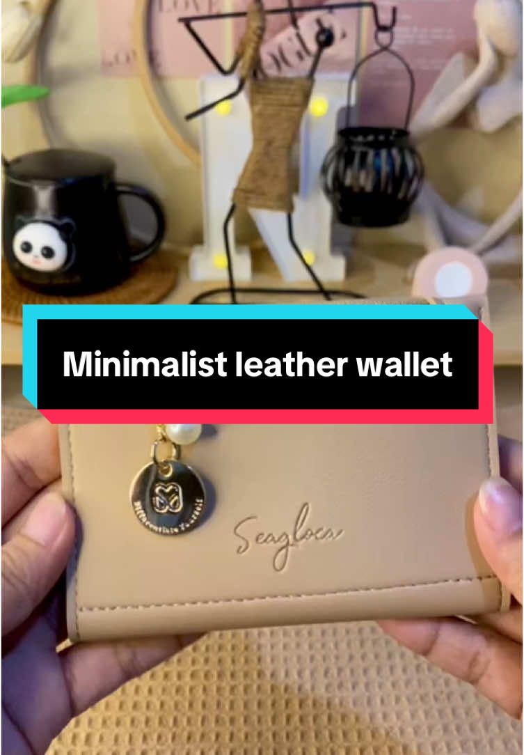 Minimalist leather wallet ang ganda at ang affordable pa baka gawang @Seaglocabagph yarn☺️🫠 #minimalistwallet  #walletforwomen  #smallwallet  #seaglocawallet  #leatherwallet 