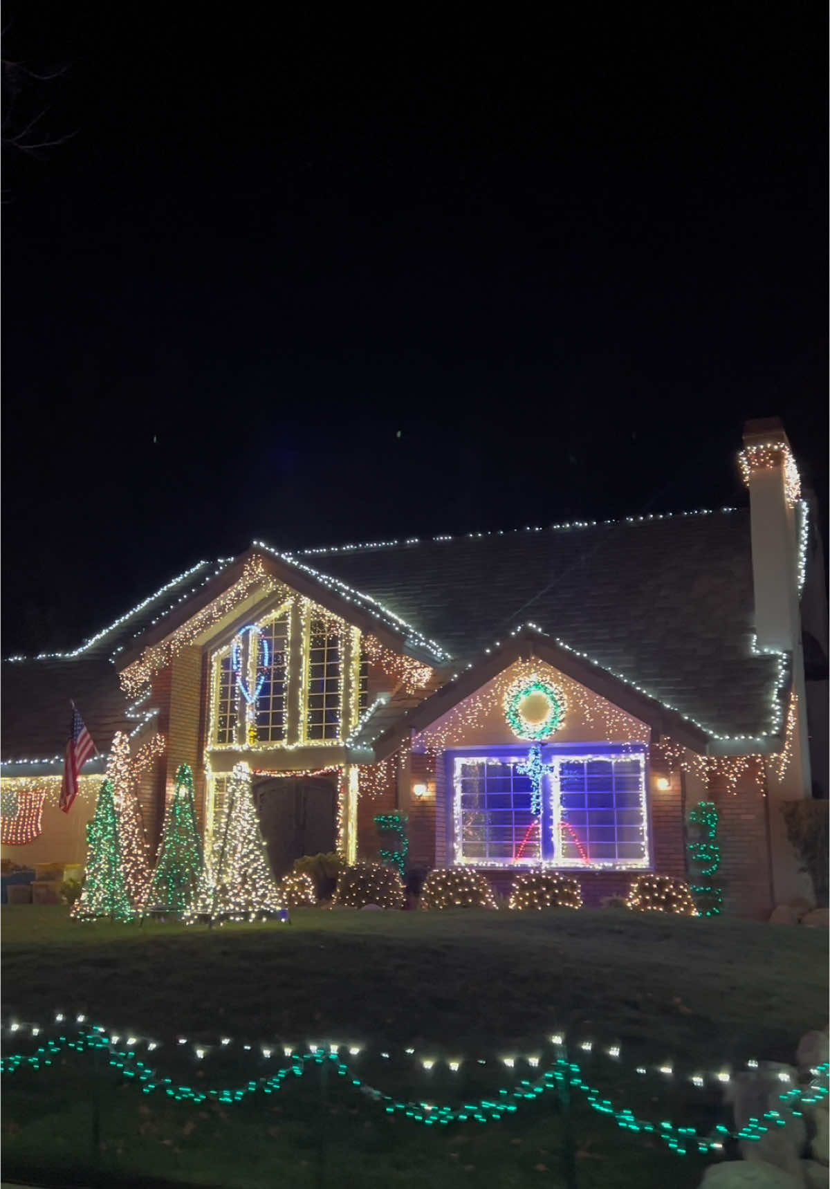 Saw some great lights this year 🎄 #ChristmasLights #HolidayMagic #FestiveSeason #RanchoCucamonga #LightShow #HolidayVibes #MerryAndBright #WinterWonderland #fyp 