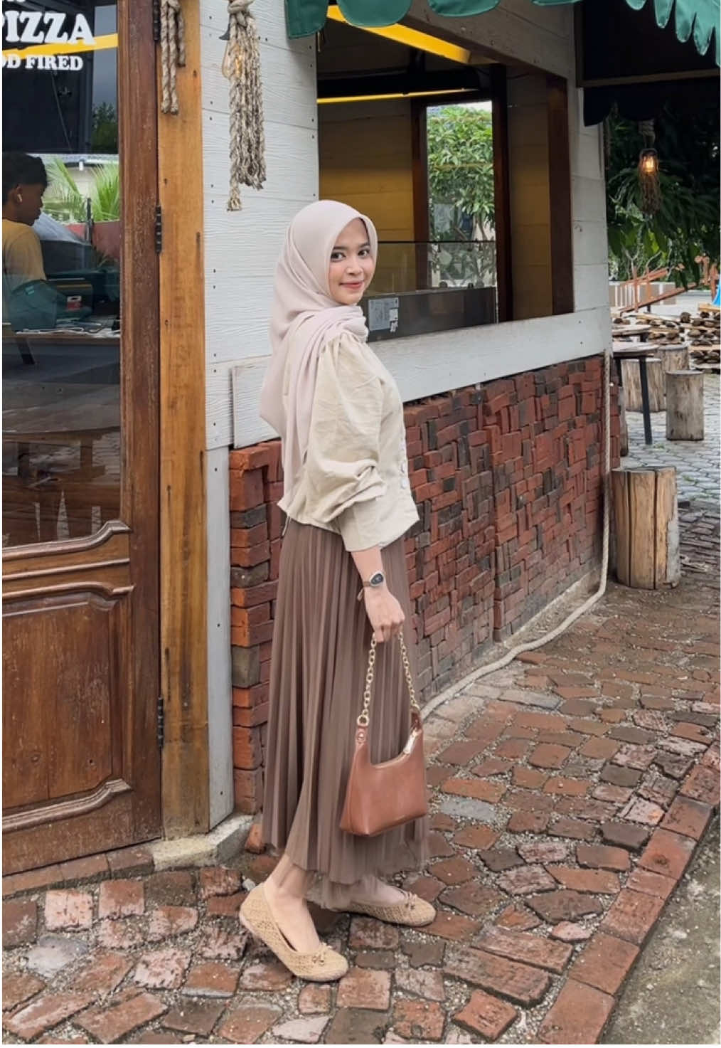 Gemes bgt sanju blouse by @GOLD.IDpekalongan ✨🫶🏻 btw aku pakai warna cream yahh