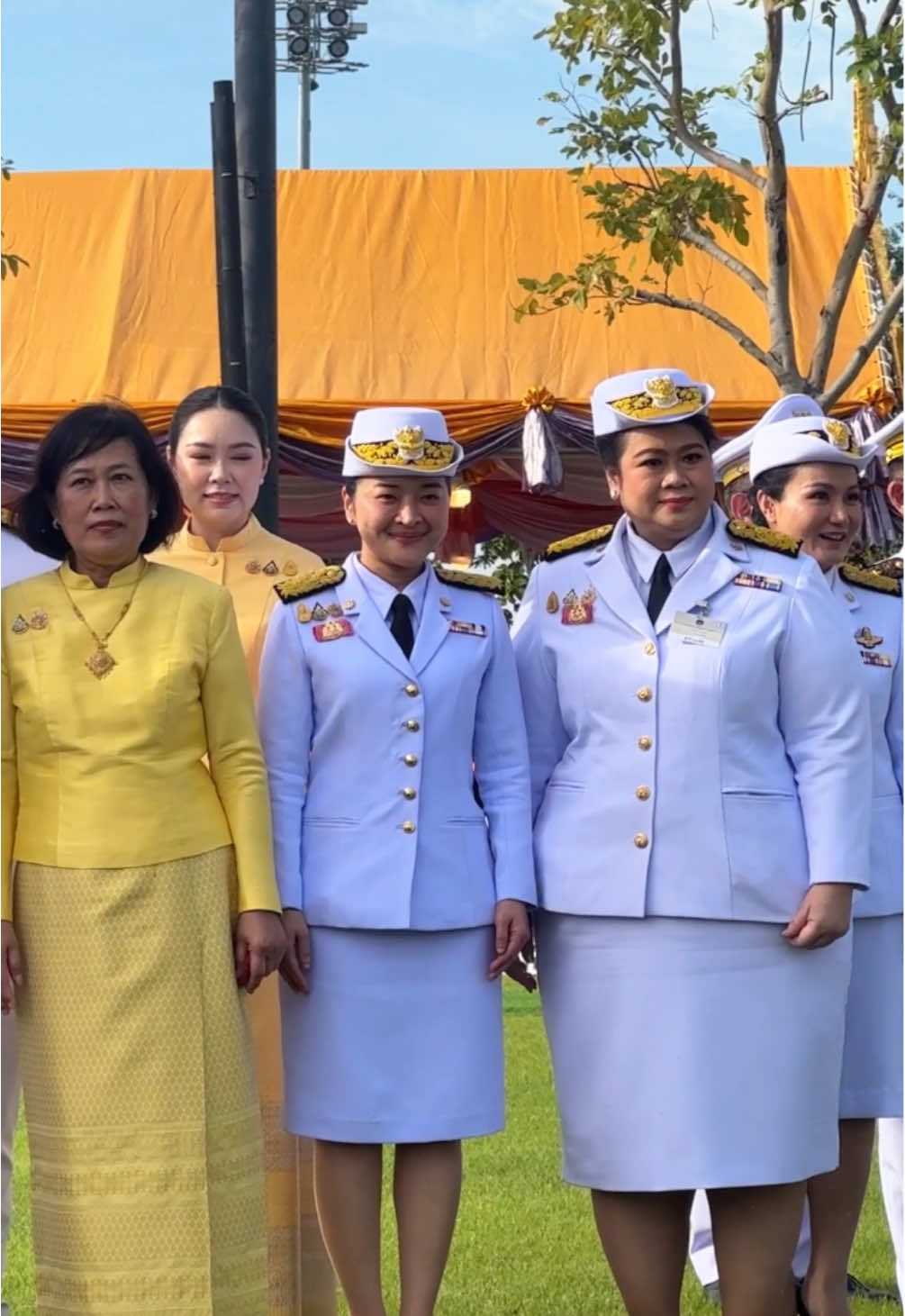 ร่วมพิธีวางพานพุ่มดอกไม้ถวายราชสักการะพระบาทสมเด็จพระบรมชนกาธิเบศร มหาภูมิพลอดุลยเดชมหาราช บรมนาถบพิตร เนื่องในวันคล้ายวันพระบรมราชสมภพพระบาทสมเด็จพระบรมชนกาธิเบศร มหาภูมิพลอดุลยเดชมหาราช บรมนาถบพิตร วันชาติ และวันพ่อแห่งชาติ 5 ธันวาคม 2567 ณ อุทยานเฉลิมพระเกียรติพระบาทสมเด็จ พระบรมชนกาธิเบศร มหาภูมิพลอดุลยเดชมหาราช บรมนาถบพิตร กรุงเทพฯ ค่ะ #รมวปุ๋ง #สุดาวรรณ #สุดาวรรณหวังศุภกิจโกศล #กระทรวงวัฒนธรรม  #วันชาติ #วันพ่อ #วันพ่อแห่งชาติ  #5ธันวาคม #ทรงพระเจริญ