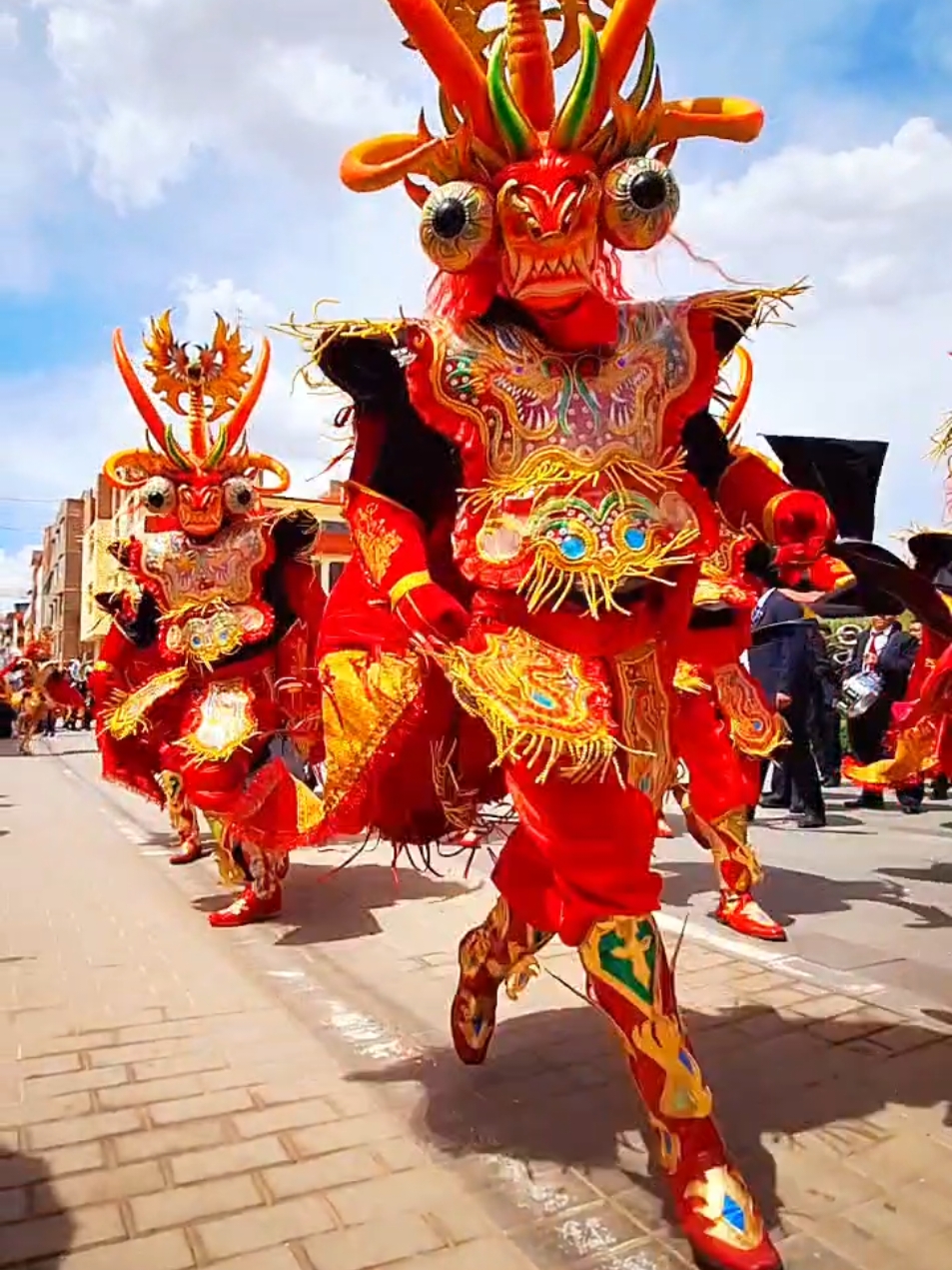 Diablada PNP - Puno 🚔💚 . . .  #diablada #diabladapnp #pnp #pnpperu #pnppuno #amigosdelapnp #2024 #rumboacandelaria2025 #candelaria #puno #punoperú #🇵🇪 #bolivia #🇧🇴 #virgendelacandelaria #carnavales #folklore #danza #tradiciones #costumbres #aniversariopnp #felizaniversariopnp #felizdiapolicianacionaldelperu #amigosdelapolicia #policia #diablos #chinas #diablesas #supay #osos #ososescandalosos #ososborrachosos #paratiiiiiiiiiiiiiiiiiiiiiiiiiiiiiii #fbyツ #fyp #follow 