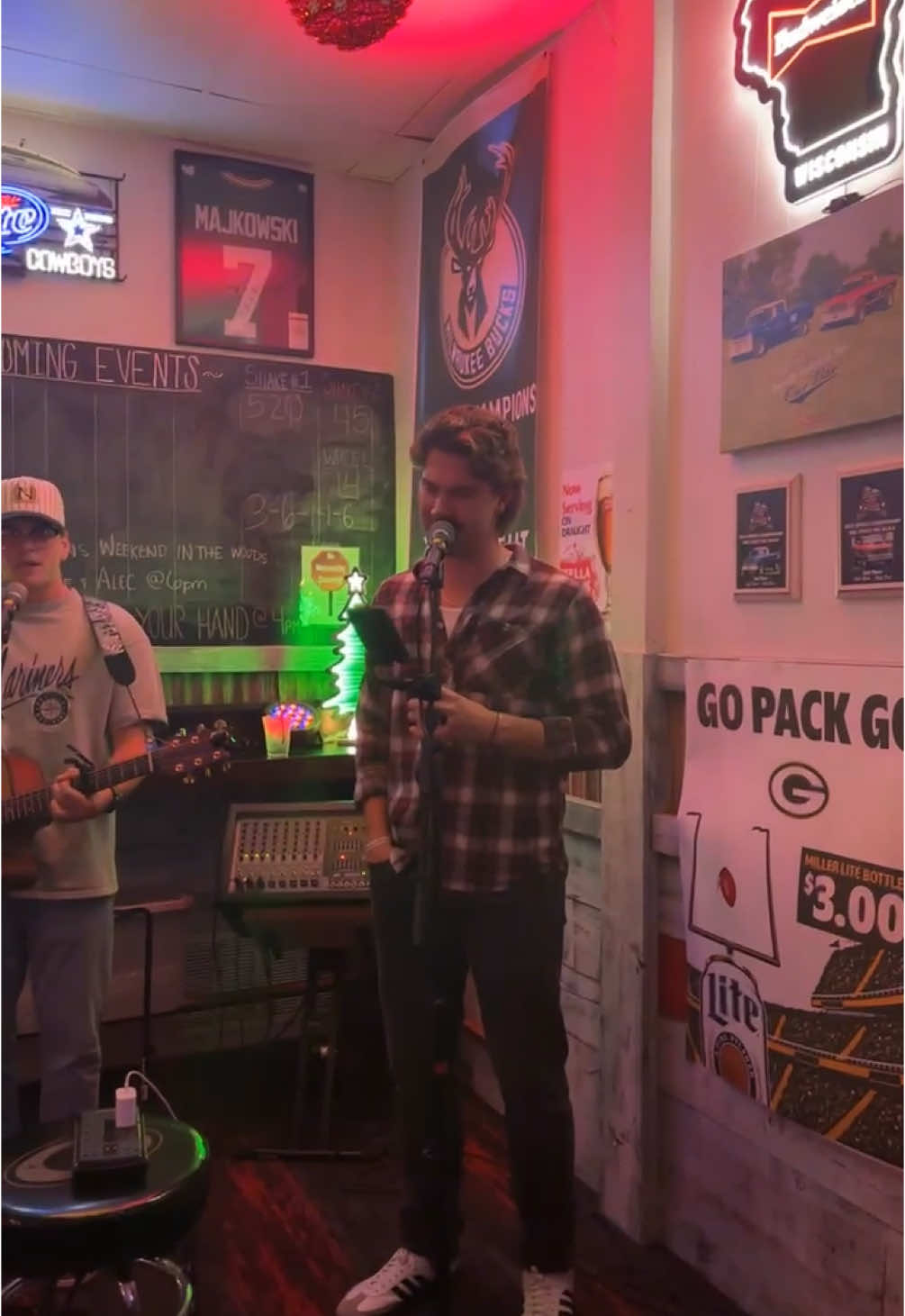 2 for 1 tonight. Feathered Indians - Tyler Childers  #fyp #foryoupage #country #tylerchilders #foryou @Alec Hotchkiss @Tyler Childers 