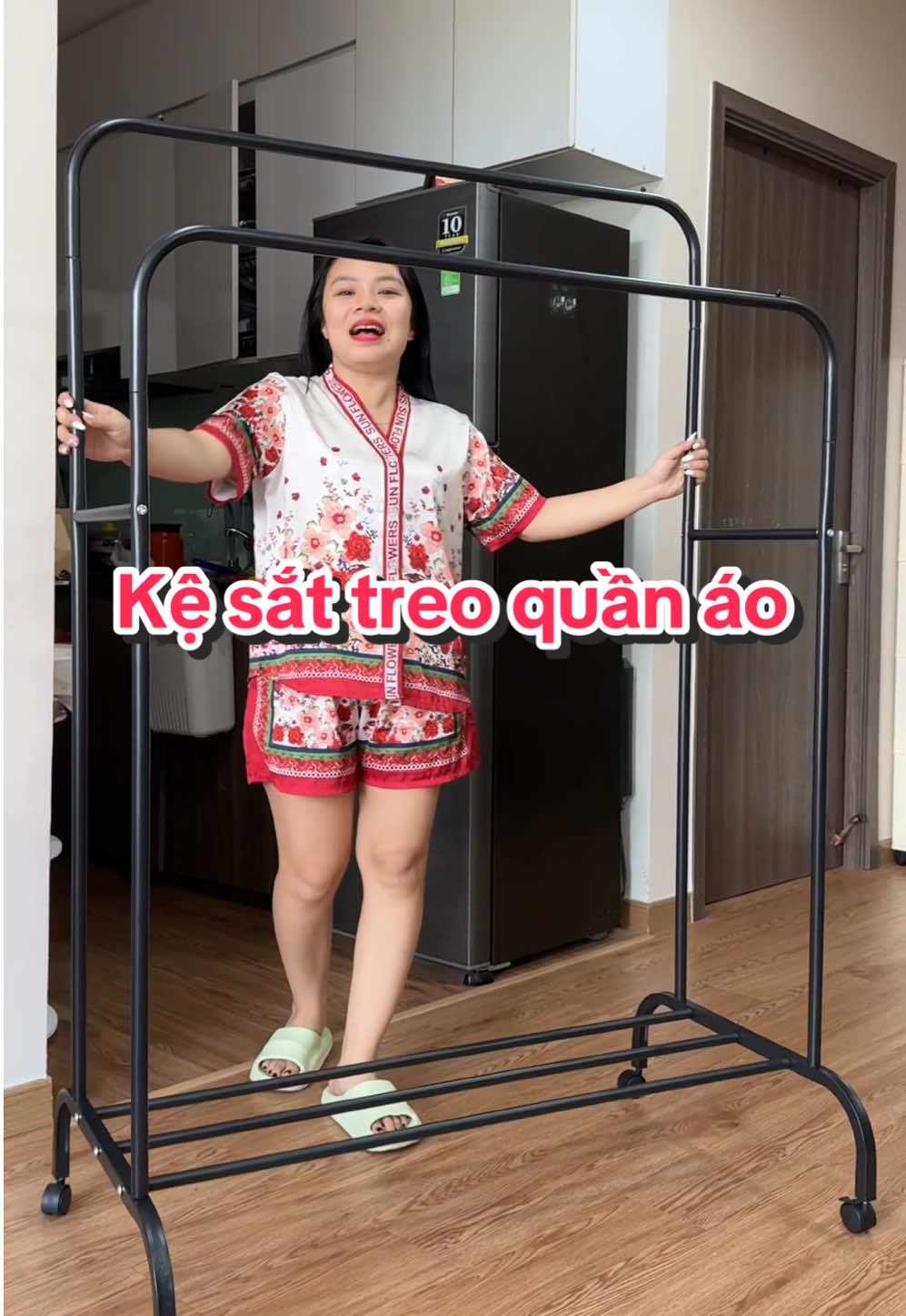 Trả lời @mây bay 1988 Kệ sắt giàn treo quần áo có bánh xe tiện lợi treo đồ quá ok #xuhuong #giantreoquanao #giatreodo #giatreoquanao #ketreoquanao #ketreoquanaocobanhxe 