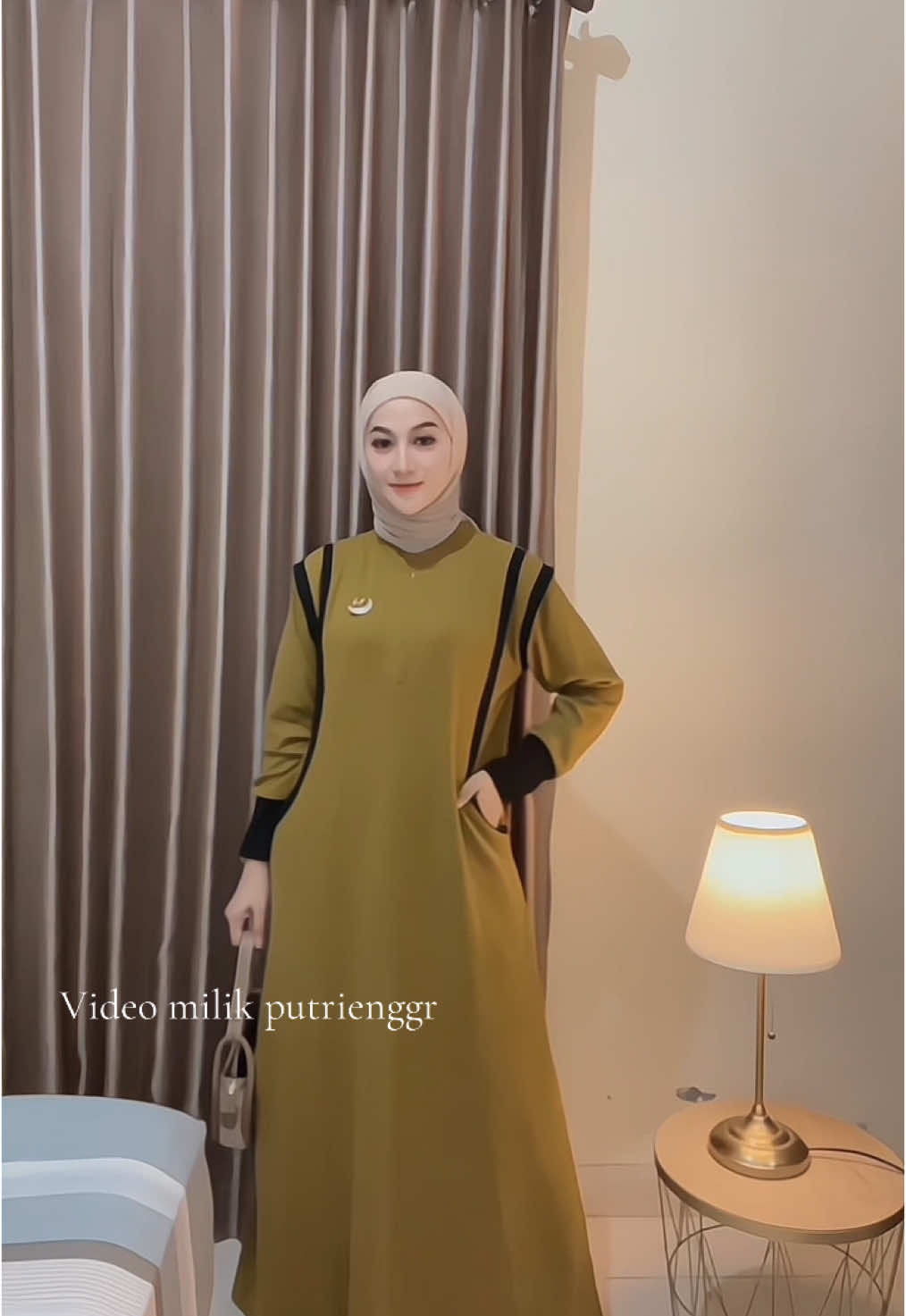 Warna olive 🍃🍃🌱 #hijabinspiration #hijabstyle_lookbook #hijab #hijabsimple #hijabitiktok #LIVEhighlights #foryoupage #dress #HijabFashion #dresscantik #dresscantikmurah #hijabinspiration❣️ #dresscasual #hijabstyle #dressmurah #gamis #dressknit #hijabtiktok #dresselegant 