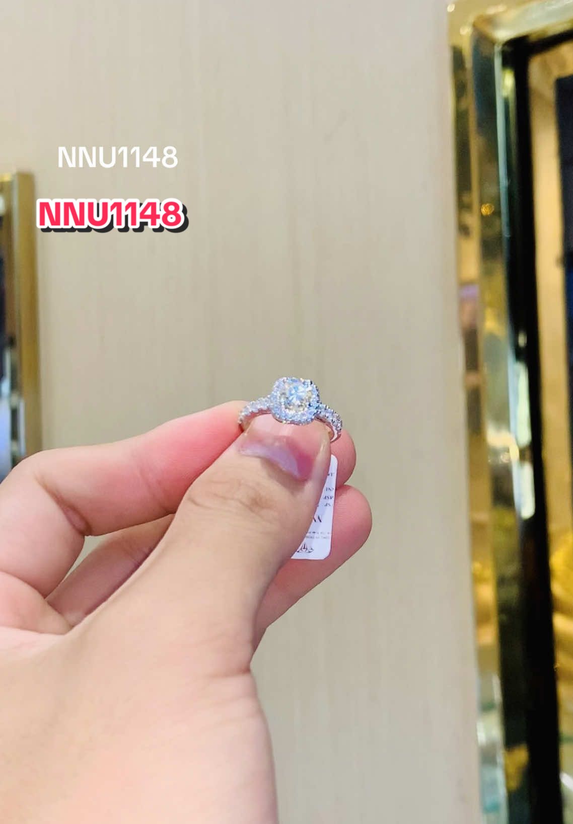 Nhẫn nữ kim cương đài halo vuông #tamluxury #kimcuong #tamluxurydiamondjewelry #tamluxurydiamond #sellerlocnguyen #namduongdiamond #xuhuongtiktok #viral 