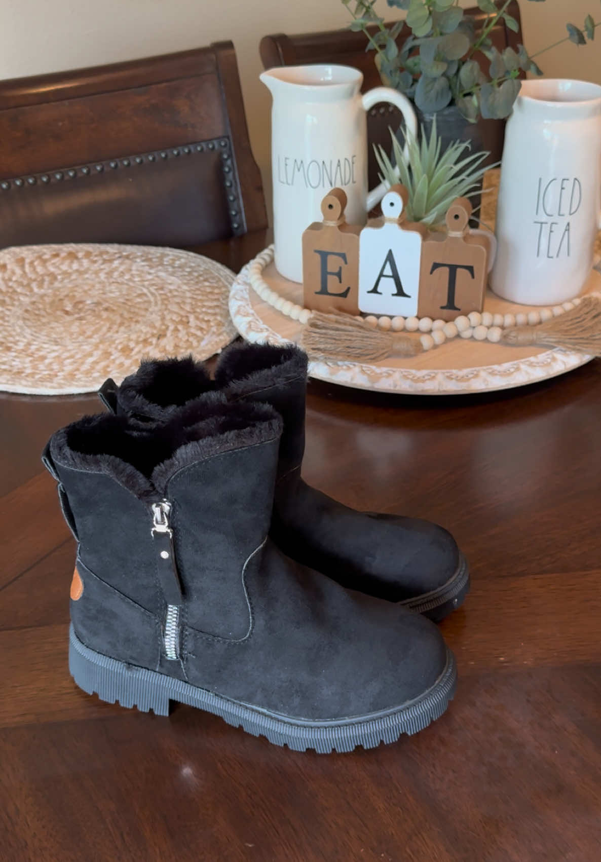 Perfect winter boots..order your pair!  . . #winterboots #bootsforwomen #boots #bootseason #bootswiththefur #winterfashion #TikTokShop #tiktokshopcybermonday #tiktokshopblackfriday #tiktokshopholidaydeals #tiktokshopping #ordernow #viral 