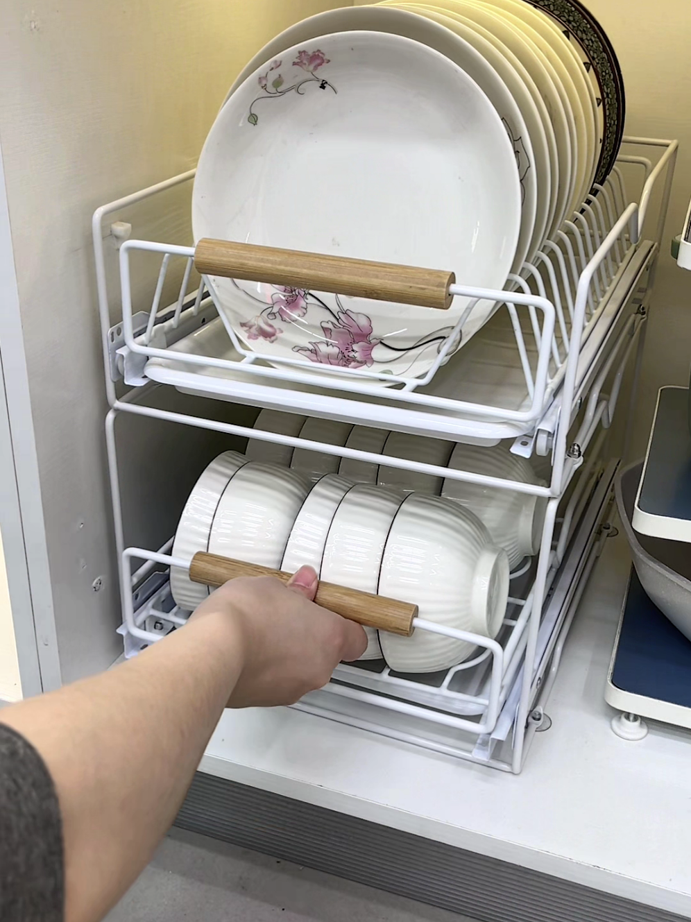 unique home accessiores and kitchen dish rack 😍#kitchen #kitchenitmes #goodthings #amazon #amazonfinds #homeitmes #storagerack #kitchenstoragerack #storagehacks #kitchenrack #rack #dish #dishrack #tiktok #fyp #foryou 