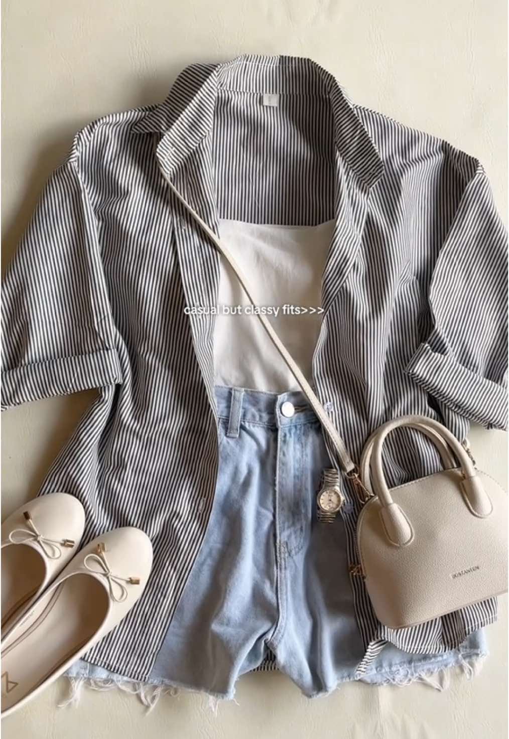 a striped polo and a basic white tank top should be in every woman’s closet💯🤍✨  #stripedpolo #longsleeve #whitetanktop #outfit #outfitideas #casualoutfits #puttogetheroutfit #classyoutfits #bostantenbag #pariszoeyflatshoes 