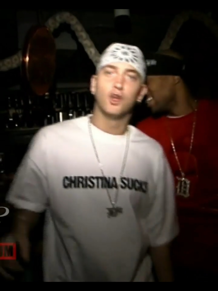 T-shirt Christina 🤣😅 #eminem #withoutme #drdre #liveperformance #mockingbird #foryoupage  #concert #song #funny  #withoutme #drdre #liveperformance #mockingbird  #festival #concert #song 