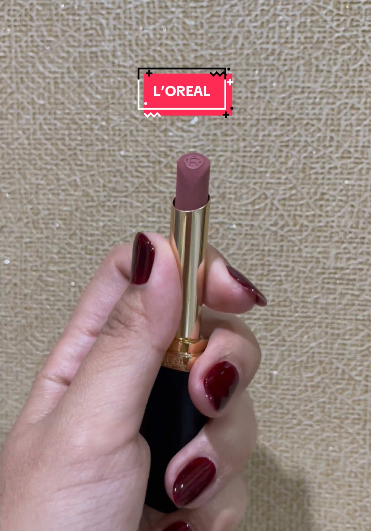 Pantesan cepet banget habis nya ini lipstick .. selalu rebutan karena kalau nunggu PO nya lama 🥹🥹 beneran sebagus dan se pigmented ini ternyata 😍😍  #fyp #fypage #fyppppppppppppppppppppppp #fypp #fypシ゚ #fypdong #lipstick #loreal #lorealparis #lipstickloreal #rekomendasilipstick #racuntiktok 