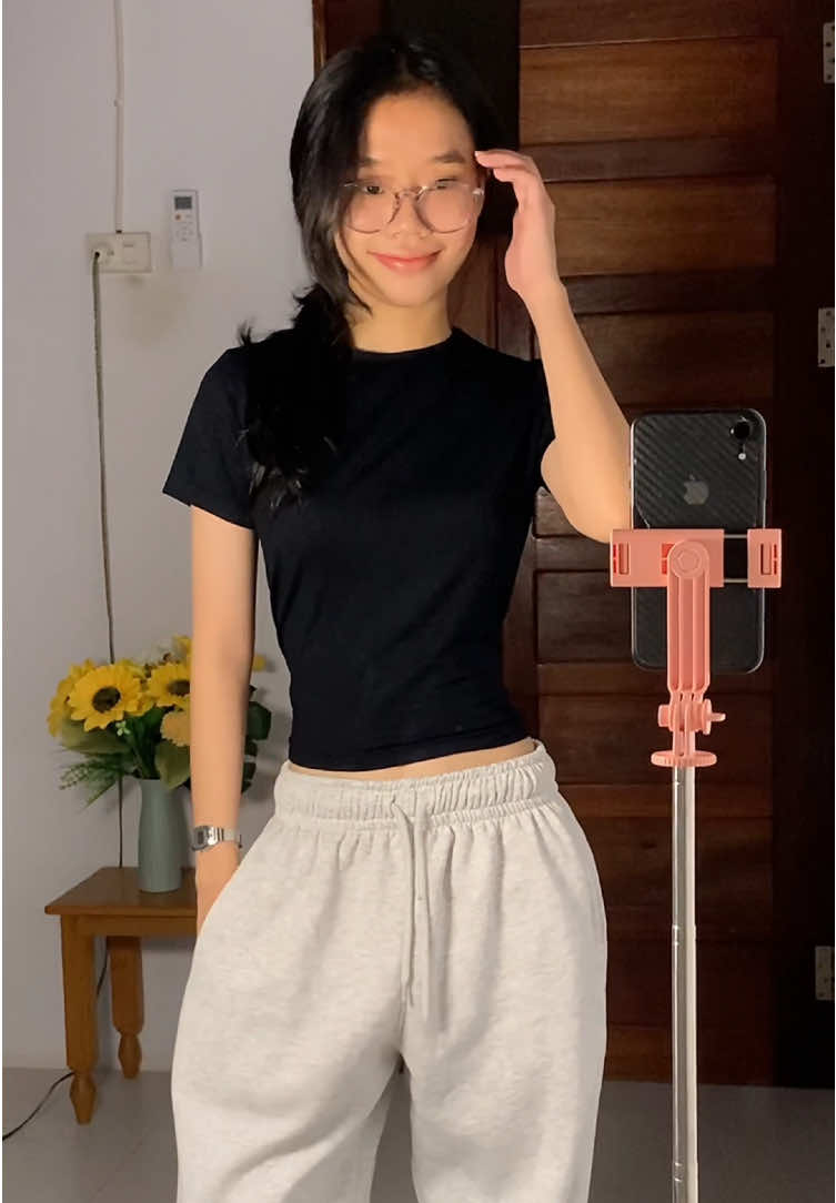 Slim fit yang bikin langsing dan lemak perut gabisa kemana manaa lagiii🫵🏻  #kaosslimfit #bajuslimfit #kaosslimfitpanjang #bajuslimfitwanita #atasanslimfit #atasanslimfitwanita #kaospasbody #kaospressbody #kaosngepasbody #kaosbikinlangsing 