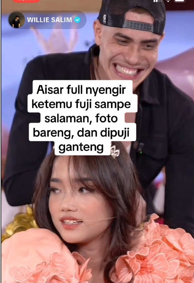 Aisar full nyengir ketemu fuji makin nyengir dipuji ganteng dan diajak salaman 🤣 #fyp #fujian #aisarkhaled #beritaviral #viralvideo #viralin #foryoupage #masukberanda 