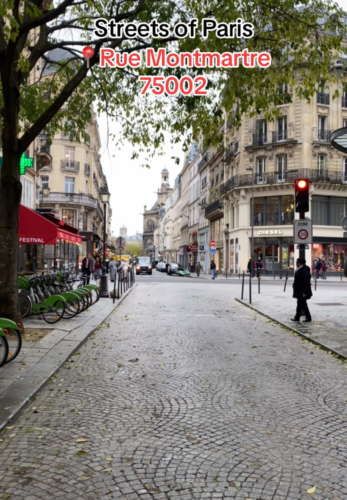 Beautiful streets of Paris rue Montmartre #paris #streetsofparis #parisianstyle #ruesdeparis 