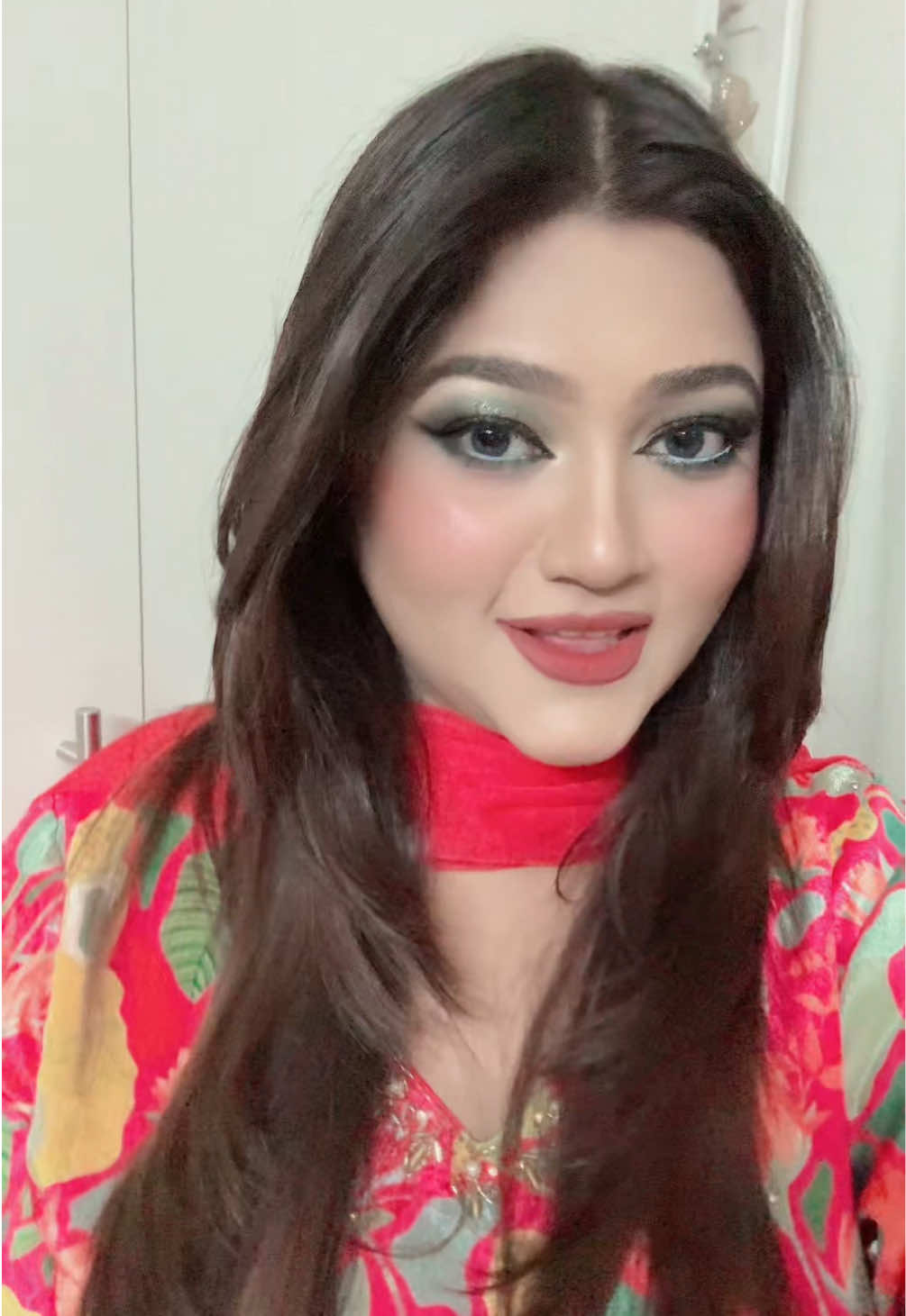 Red Flag Alert 🚩 #catherinekheya #tiktoktainment #makeuptok #southasian #southasiantiktok #fashion #whattowear #fashiontok 