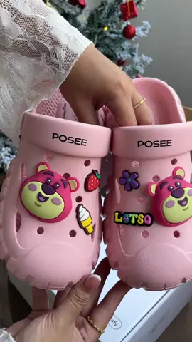 Posee Pioneer x Disney สาวกทอยสตอรี่ห้ามพลาด!! คอลใหม่มาแรงน้องหมีล็อตโซ่ กดได้ในไลฟ์เลย💖🤩 #POSEE #fyp #toystory #lotsobear #poseepioneerxdisney #รองเท้าเพื่อสุขภาพ 