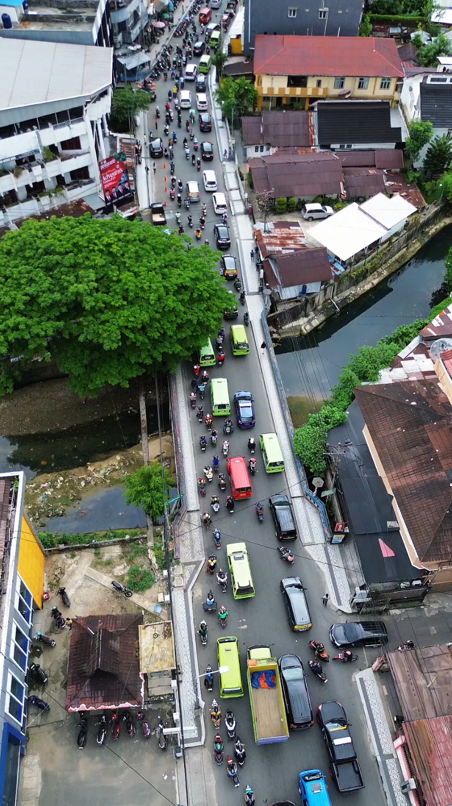 Kalau orang Ambon lia macet bagini su pasti tau sudah to ini dimana, bagi yang tau coba komentar 😁 #ambon #ambontiktok #ambonpride🏝🔥 #ambonmanise #ambonstory #ambonmaluku #ambonviral 