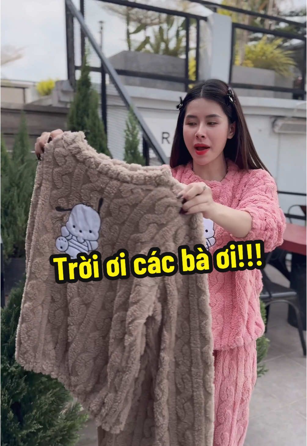 Trời ơi rẻ quá các bà ơi cả bộ mà có 100k, trời lạnh ace nào mà quan tâm thì click vào giỏ hàng bên dưới mũi tên nha #xuhuong #quynhphamtn2 #bolong 