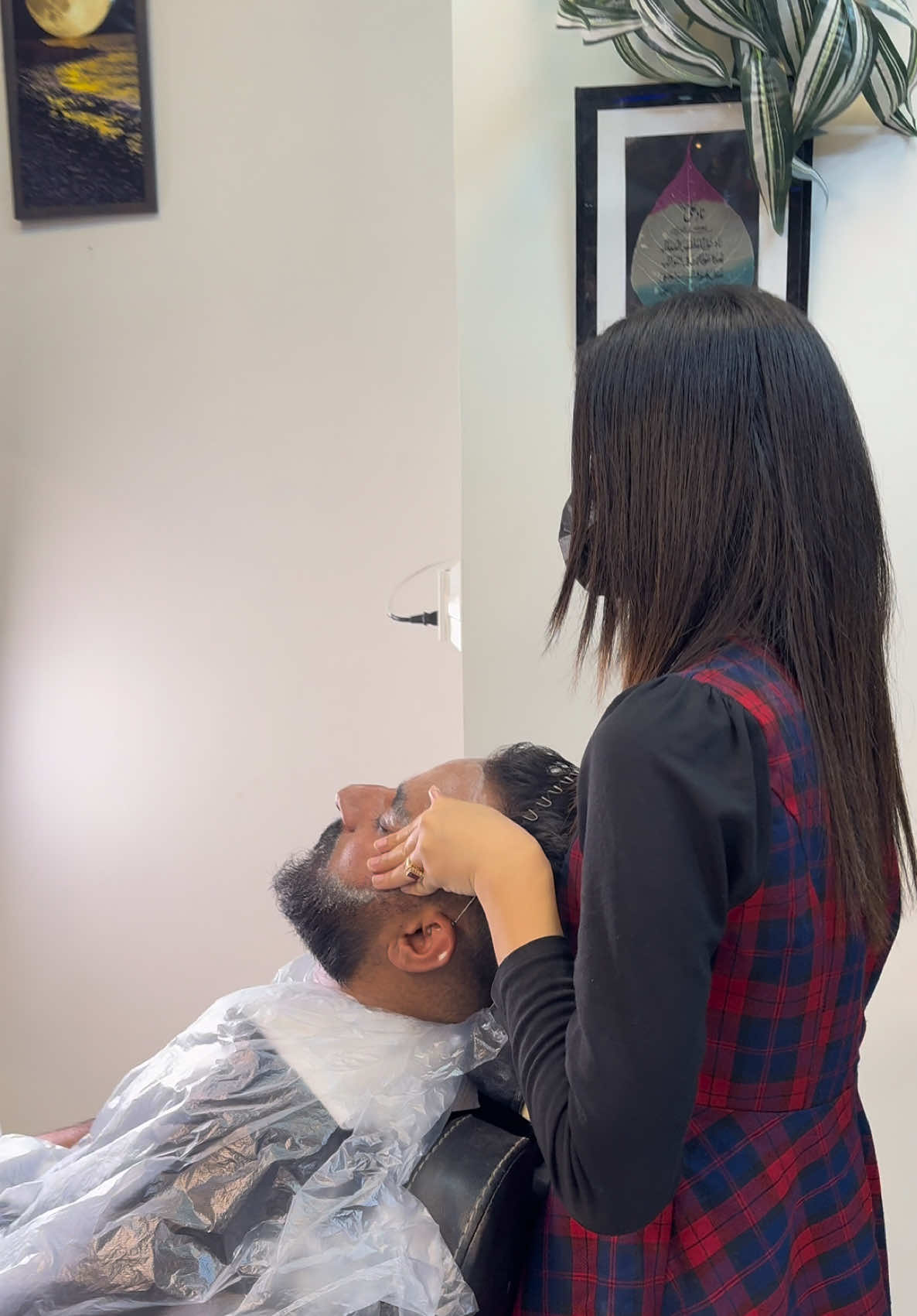 Glamour 👑 03114444396 #beard #facialtreatment #glamour_salon #groom #foryoupage #fadehaircut #tiktok #manicure #tiktok #headmassage #facial #foryou #mani #Fitness 