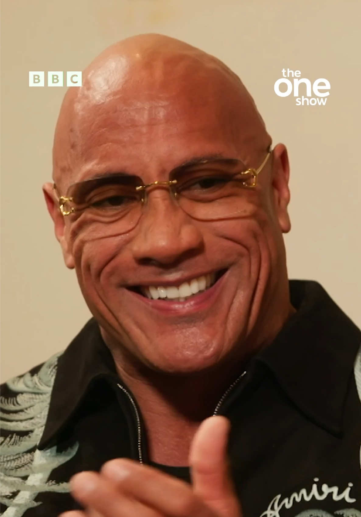 Dwayne @therock Johnson aka “Maui”🪝helps us out with a heart-warming, aloha spirit #OneBigThankYou 🥹 Jacob lost his mum, Andrea, to breast cancer when he was just seven years old and has since taken on countless challenges to raise money for the hospice that cared for her 🫶 #TheOneShow teamed up with #Moana2 star Dwayne to give Jacob a very special surprise… 📸 Liam Arthur, StillMoving