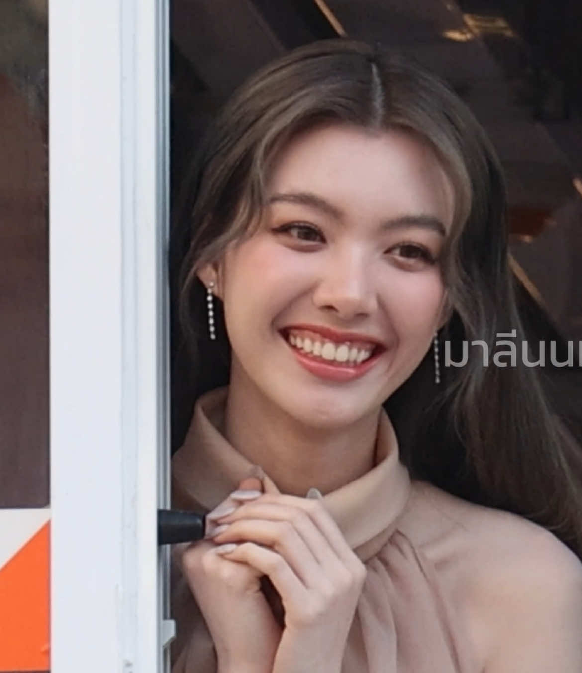 องค์หญิงตุวจิ๋วโบกพระหัตถ์ให้ปวงชน ฮือวววน้องออมรูกแม่!!!! 🧡 ORM MULTY BEAUTY  #MultyFandomXOrmKorn #ออมกรณ์นภัส #ormkornnaphat @ออมออมเอง:^D 