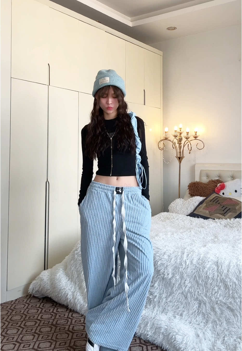 ‘Must have’ for this season🤧🎄❄️☃️🧣🧤☁️ #dqlootd #dinhquynhlan #OOTD #quan #pants #calemclub #trending #dotet2025 #mulen #winteroutfit 