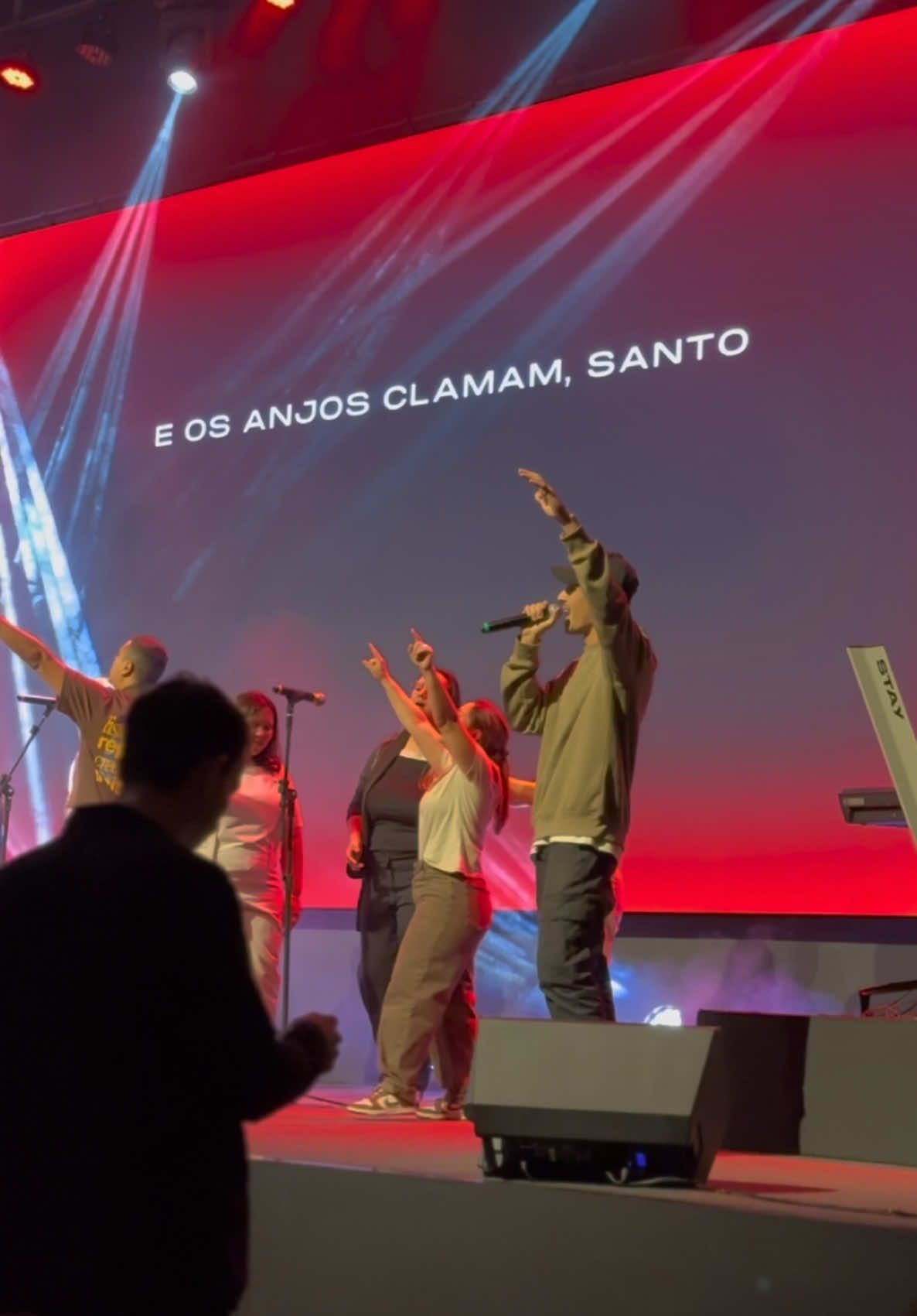 Como é bom poder adorar a Deus em família! 🙌🏼 #louvor #cristao #gospel #devocional #jesus #conteudocristao #oracao #jovemcristao 
