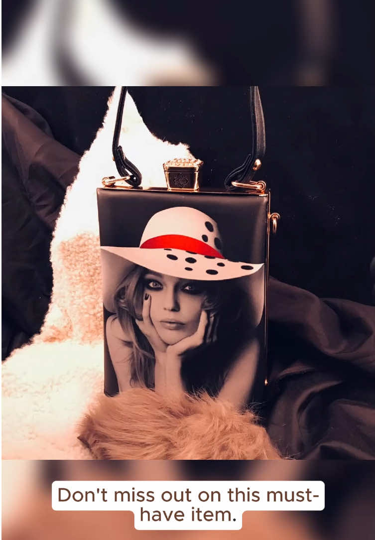 Vanity & Beauty inspired clutch/ crossbody handbag. Now in our TikTok shop ! #tiktokshop #handbag #handbagtiktok 