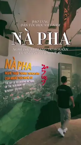 ✨ Trưng bày “Nà Pha: Nghệ thuật trang trí hoa văn của người Thái Nghệ An”✨  Với niên đại từ 30 đến 90 năm, bộ sưu tập này được xem là một trong những di sản đồ vải quý hiếm còn sót lại. Không chỉ phản ánh thế giới quan và nhân sinh quan của người Thái, bộ sưu tập còn mang giá trị lịch sử, văn hóa và đặc biệt là tính thẩm mỹ của người Thái qua việc thể hiện màu sắc và hoa văn độc đáo, tinh tế. Hãy đến ngay để khám phá và trải nghiệm không gian văn hóa thú vị này tại Tầng 1, toà Trống đồng, Bảo tàng DTHVN ngay nhé!!!  📍Thời gian trưng bày: Từ nay đến hết ngày 17/01/2025 (thứ Ba đến Chủ nhật hàng tuần, 8h30 – 17h30)   #napha_nghethuattrangtrihoavancuanguoithainghean #VietnamMuseumOfEthnology #baotangdantochocvietnam
