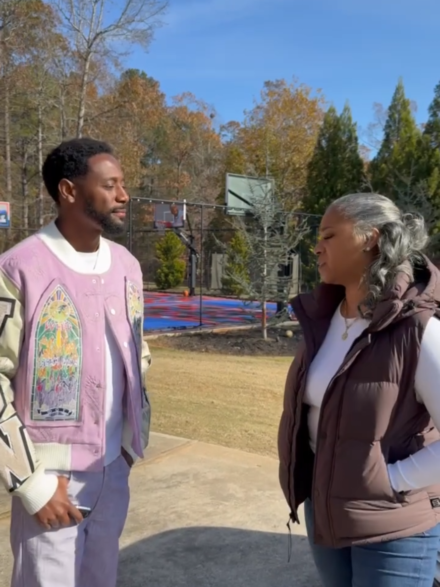 Wayne tells Rolonda how to handle being famous!