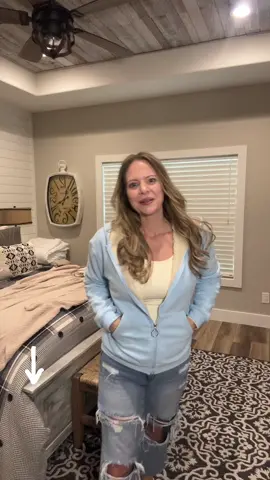 Ultra soft jacket!  The fleece provides so much warmth!  Comes in a few colors! Check out the sales! #chicme #chicmeus #fleecejacket #hoodie #zipuphoodie #coat #jacket #Christmasholiday #holidayhaul #giftidea #giftguide #tiktokshopsale @ChicMe_US 