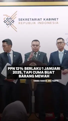 Kenaikan Pajak Pertambahan Nilai (PPN) 12% per 1 Januari 2024 hanya diberlakukan untuk barang-barang mewah. Keterangan tersebut disampaikan oleh Wakil Ketua DPR RI, Sufmi Dasco Ahmad usai rombongan DPR RI menemui Presiden Prabowo Subianto di Istana Negara, Jakarta, Kamis (5/12/2024). Dasco memastikan tarif PPN untuk barang lainnya masih dikenakan 11%. #ppn #pajakpertambahannilai #ppn12persen #2025 #pajak #presidenprabowo #prabowo #tarifpajak #news #suara