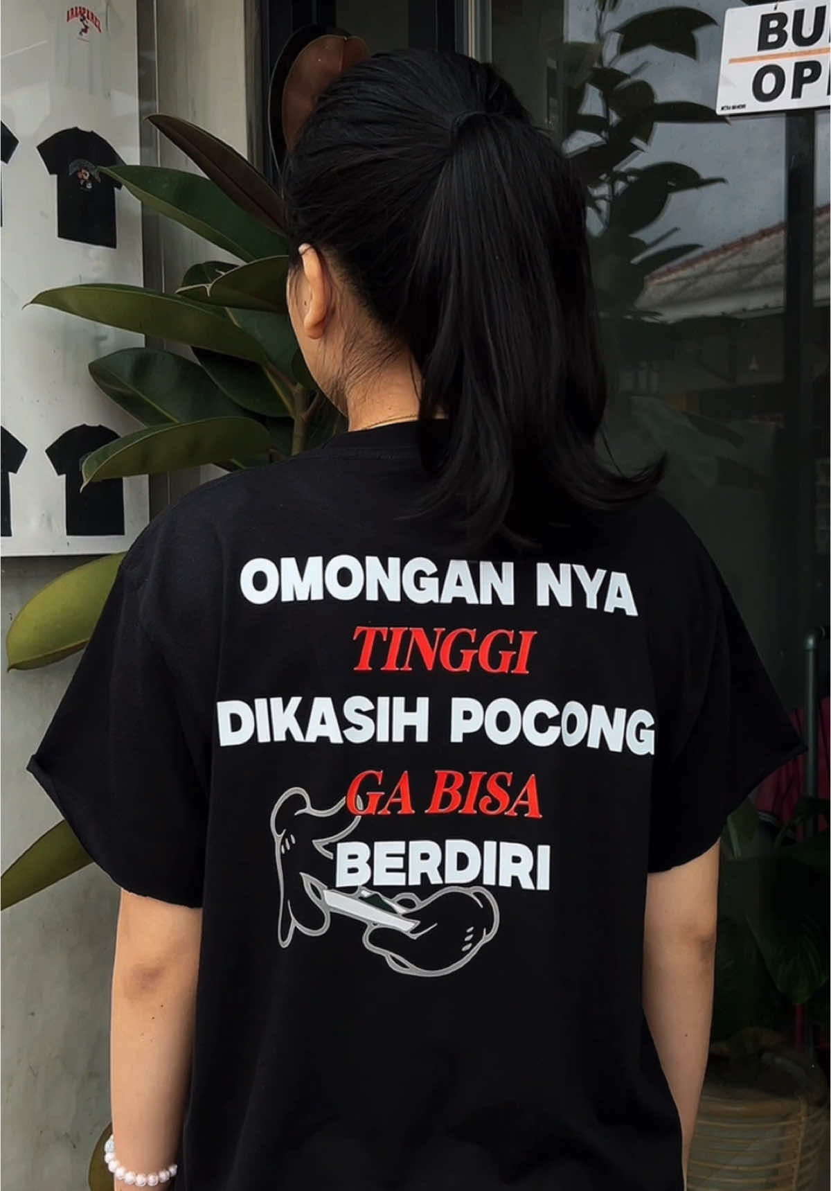 Horor bener 🗿 | Pembelian kaos kunjungi profil kami lalu klik keranjang belanja yang tersedia di profil kami,cari produknya dan cekout bray 🙌🏻 #omongan #yoman #melayang #fyp 