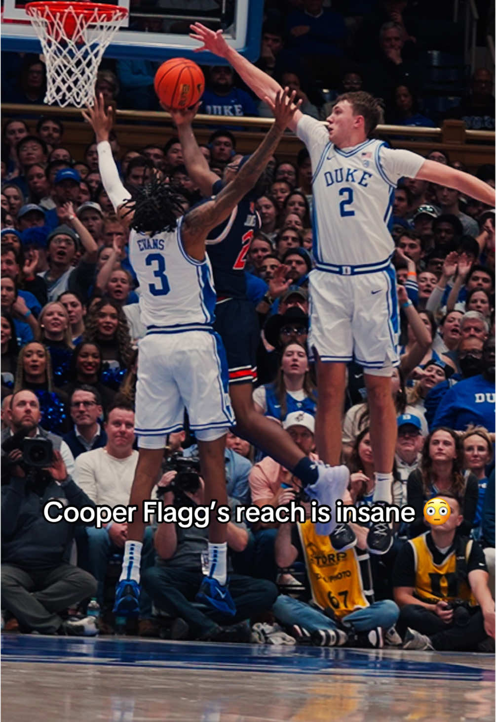 How’d Cooper still block this shot? 😳 #cooperflagg #duke #fyp 